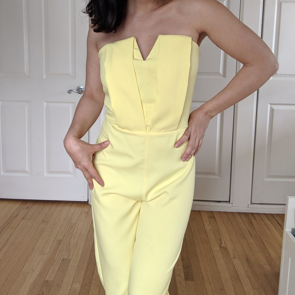 Yellow sexy strapless, party jumper!